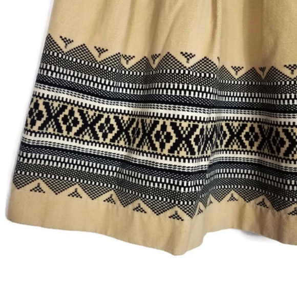 Ann Taylor LOFT Tan Pleated Skirt Size 0 - Picture 4 of 8